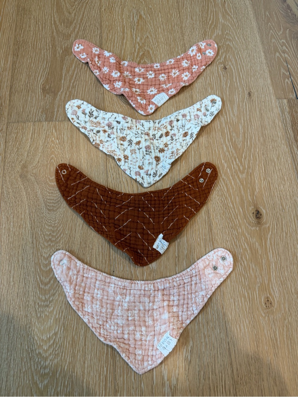 Mebie Baby • Muslin Bibs